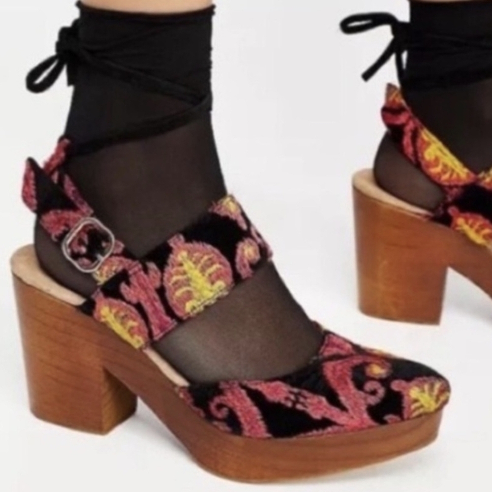 Free People MONACO EMVROIDERED VE Platform Shoes